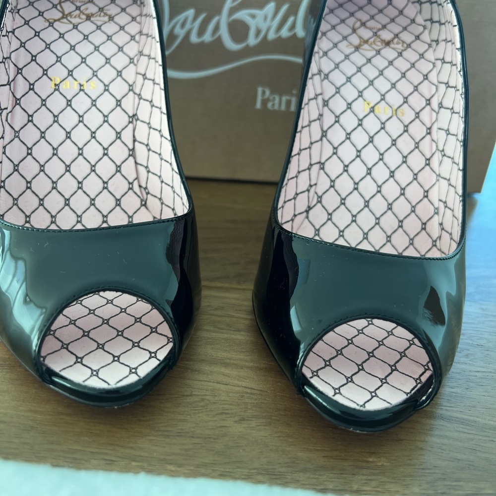 Christian Louboutin Chick Up 100 Patent Leather Pumps - Picture 8 of 11